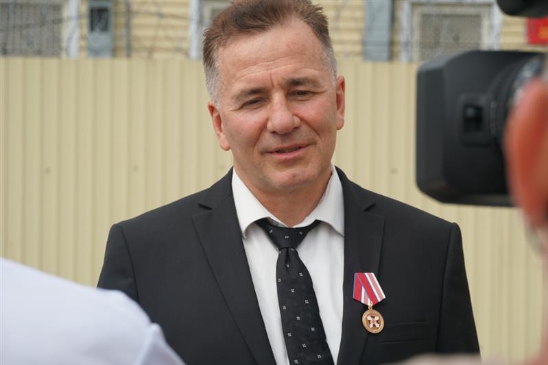 Главный врач онкологического диспансера города Южно-Сахалинска награжден ведомственной медалью «За содействие»