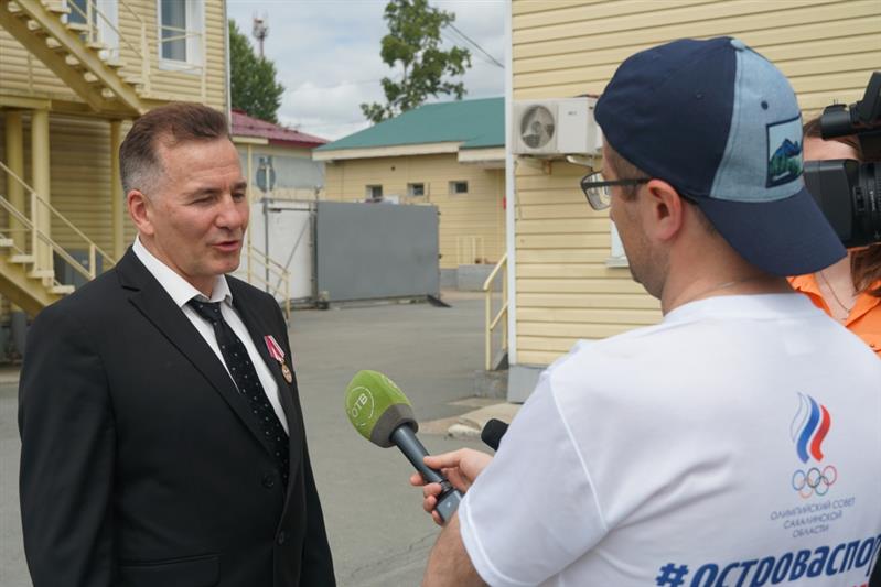 Главный врач онкологического диспансера города Южно-Сахалинска награжден ведомственной медалью «За содействие»