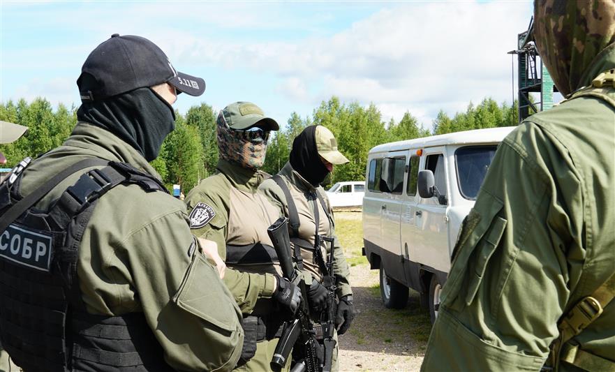 В Архангельске бойцы СОБР проводят тренировки в рамках оперативно-стратегического учения Росгвардии «Заслон 2021» ( фото, видео)