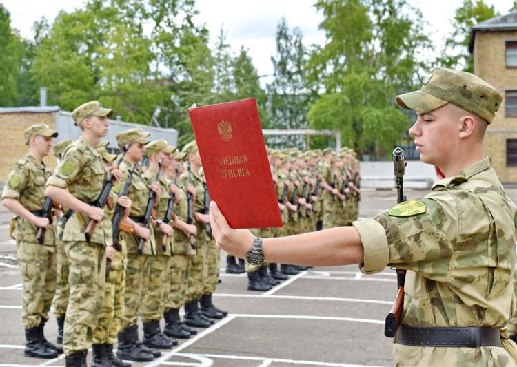 Военнослужащие приняли присягу в Центрах подготовки  Северо-Западного округа Росгвардии 