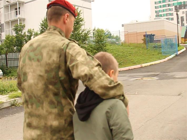 Десятилетний кемеровчанин рассказал о службе своего отца в Росгвардии 
