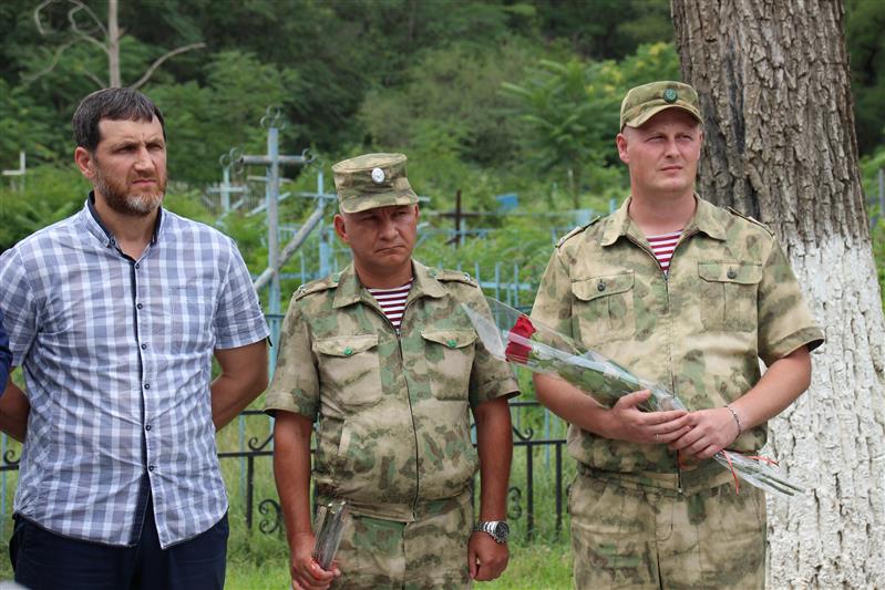 В Чеченской Республике военнослужащие Росгвардии встретились с родственниками героя Великой Отечественной войны
