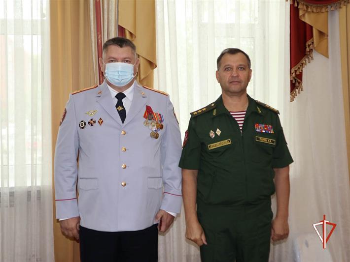 Командующий Уральским округом Росгвардии вручил государственные награды 