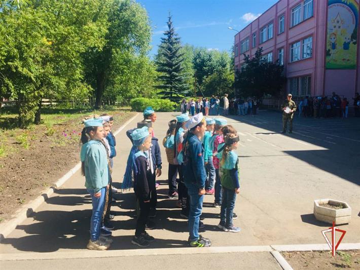 На Урале продолжается всероссийская акция «Каникулы с Росгвардией»