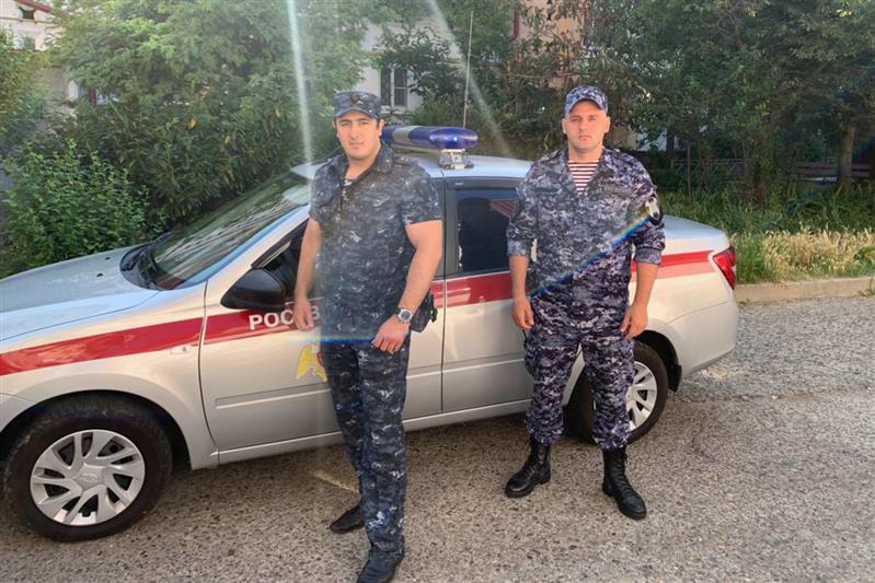В Сочи сотрудники Росгвардии помогли женщине доставить в больницу травмированного ребенка