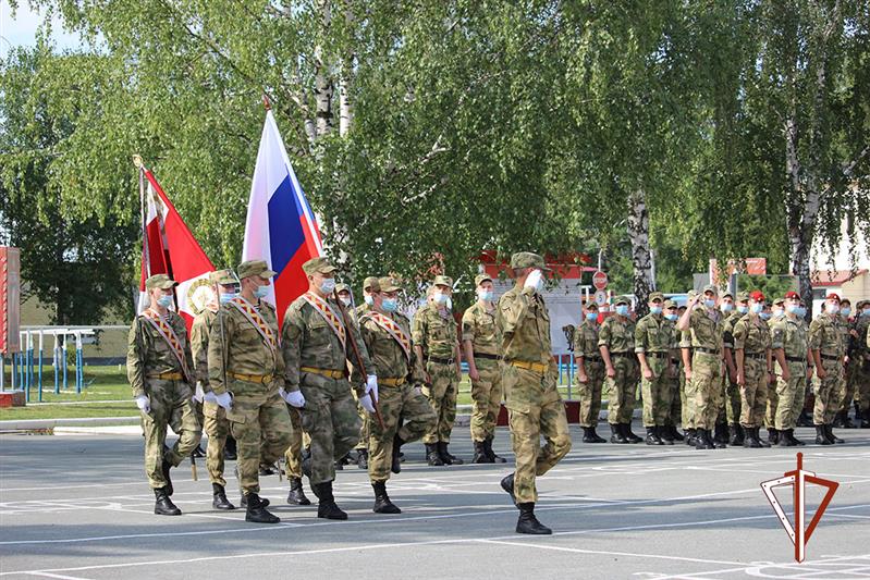 80 новобранцев калиновского соединения Уральского округа Росгвардии приняли присягу