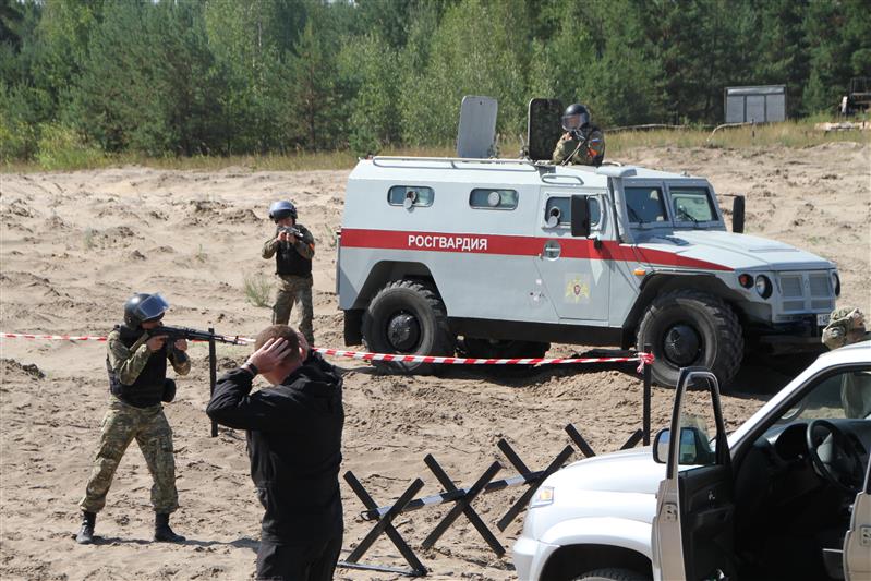 В Нижегородской области сотрудники спецподразделений Росгвардии отработали ликвидацию незаконных вооруженных формирований в рамках учений «Заслон-2021»