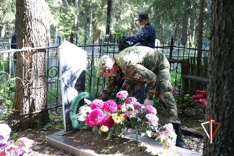 Росгвардия продолжает в Югре ведомственную акцию «На страже памяти»