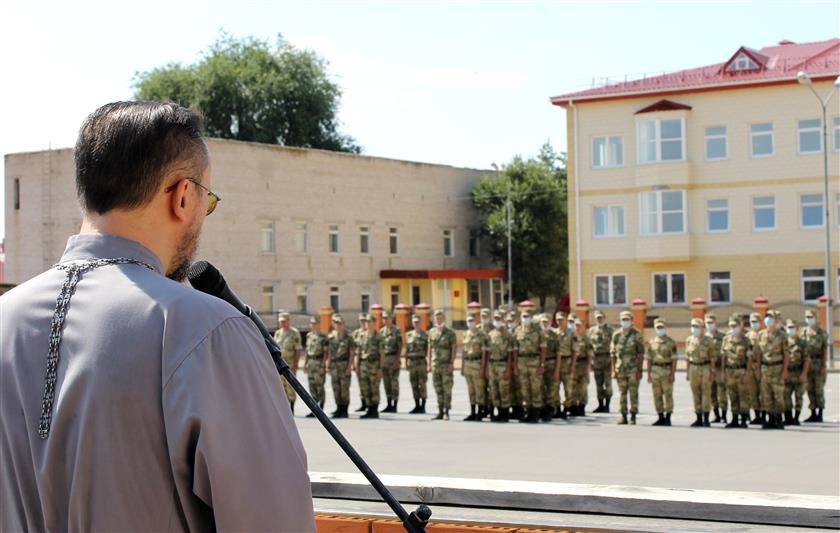 В Калаче-на-Дону военнослужащие Росгвардии почтили память святого равноапостольного князя Владимира 