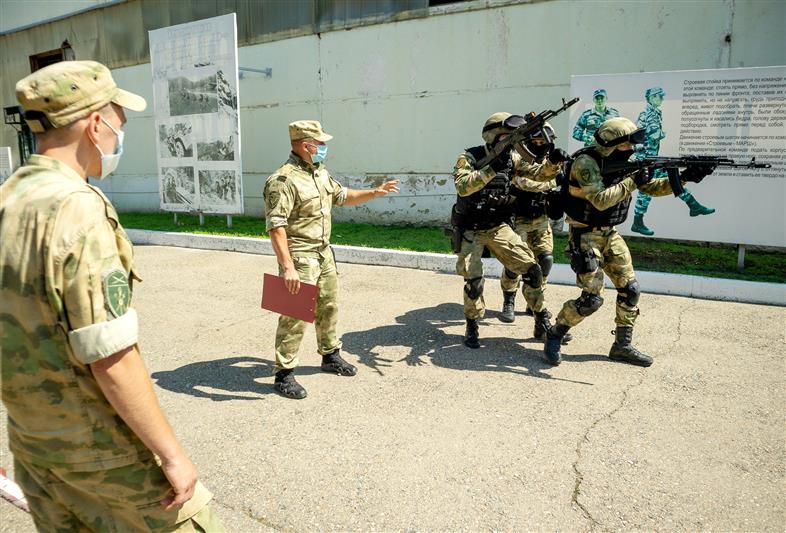 В подразделениях Росгвардии на юге России стартовал летний период подготовки 