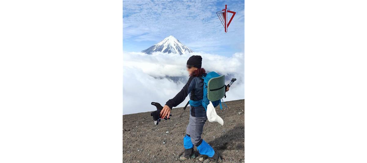Сотрудница камчатского ОМОН Росгвардии получила удостоверение альпиниста России