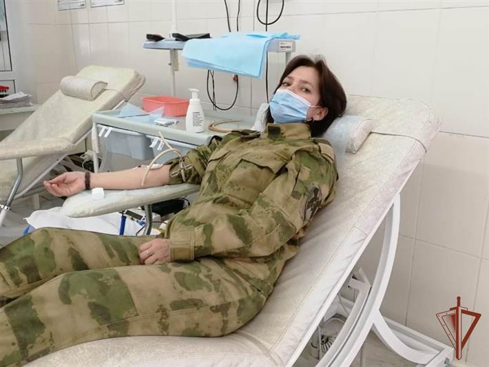 Сотрудники Росгвардии из Хакасии приняли участие в донорской акции «От сердца к сердцу»