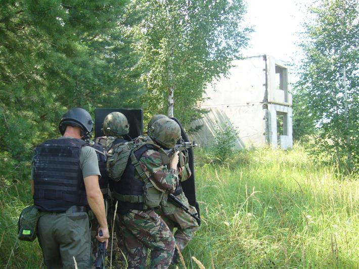 В Мордовии  спецназ Росгвардии обезвредил условных преступников 