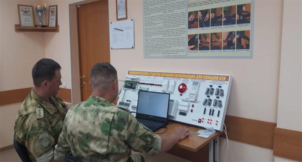 В Сибирском округе Росгвардии завершился учебный сбор военнослужащих мастерских (групп) технических средств охраны