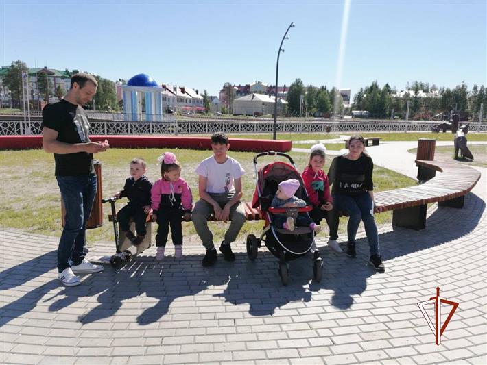 В Уральском округе Росгвардии присоединились ко Всероссийской акции, посвященной Дню семьи (видео) 