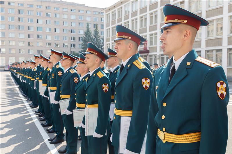 Более 100 лейтенантов-выпускников пополнят  части Северо-Западного округа Росгвардии