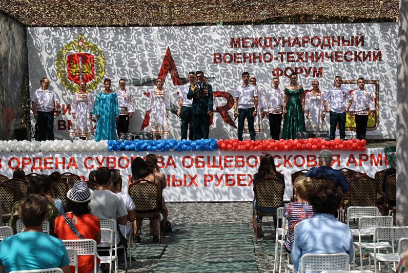 Ансамбль песни и пляски Северо-Кавказского округа Росгвардии выступил на форуме «Армия-2021» в Северной Осетии
