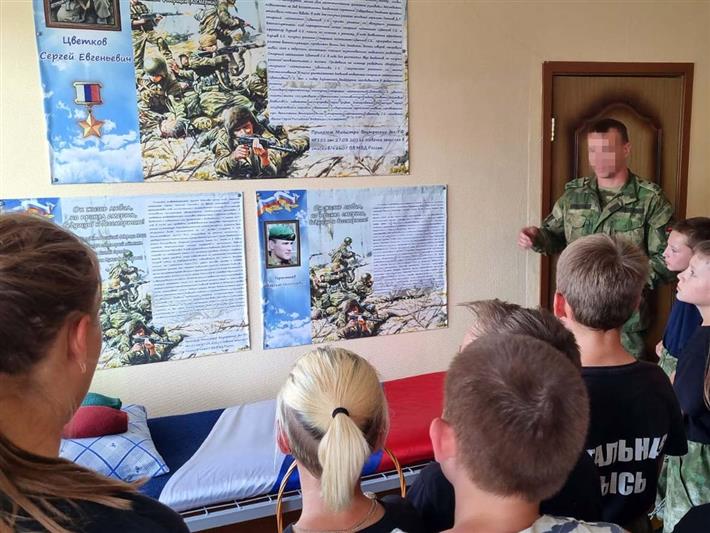Кузбасские школьники побывали в гостях у разведчиков Росгвардии