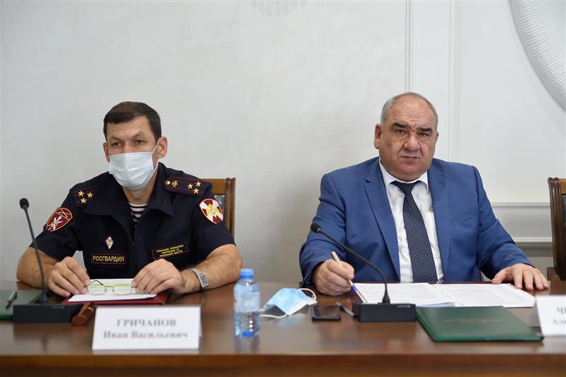 Начальник Управления Росгвардии по Республике Адыгея принял участие в заседании Антитеррористической комиссии и Оперативного штаба региона