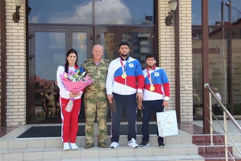 Командующий СКО поздравил росгвардейцев-победителей и призеров Олимпиады