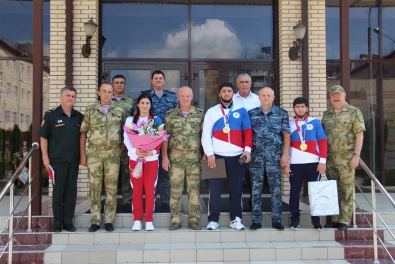Командующий СКО поздравил росгвардейцев-победителей и призеров Олимпиады