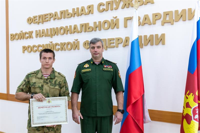 Заместитель директора Росгвардии генерал-лейтенант Роман Гаврилов вручил ведомственные награды войсковым спортсменам 