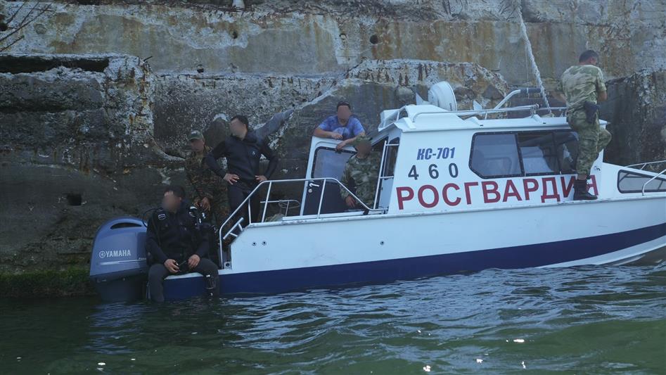 Тренировки на больших глубинах провели водолазы каспийского ОМОН Росгвардии