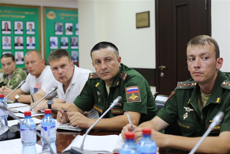 В Грозном росгвардейцы приняли участие в совещании по вопросам реализации избирательных прав военнослужащих 