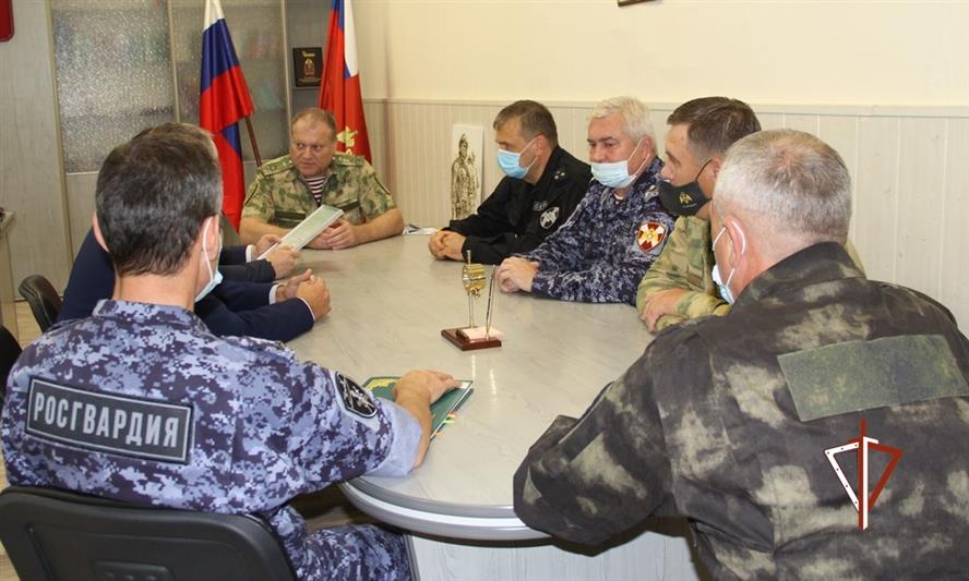 Росгвардию поблагодарили за надёжную охрану объектов Сбербанка в Тюменской области 