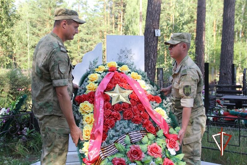 Тюменские росгвардейцы участвуют в ведомственной акции «На страже памяти»