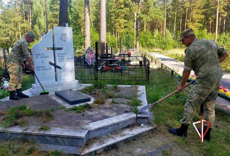Тюменские росгвардейцы участвуют в ведомственной акции «На страже памяти»