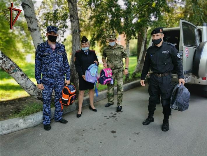 Росгвардейцы Приангарья поучаствовали в акции «Собери ребёнка в школу»