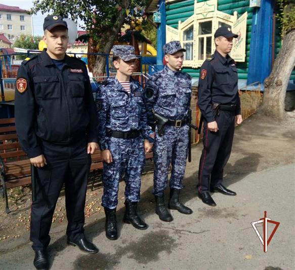Сотрудники Росгвардии приняли участие в обеспечении общественной безопасности Дня города в Зауралье