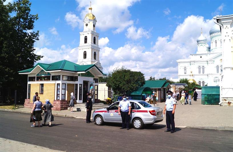 Росгвардия приняла участие в обеспечении правопорядка в День памяти преподобного Серафима Саровского