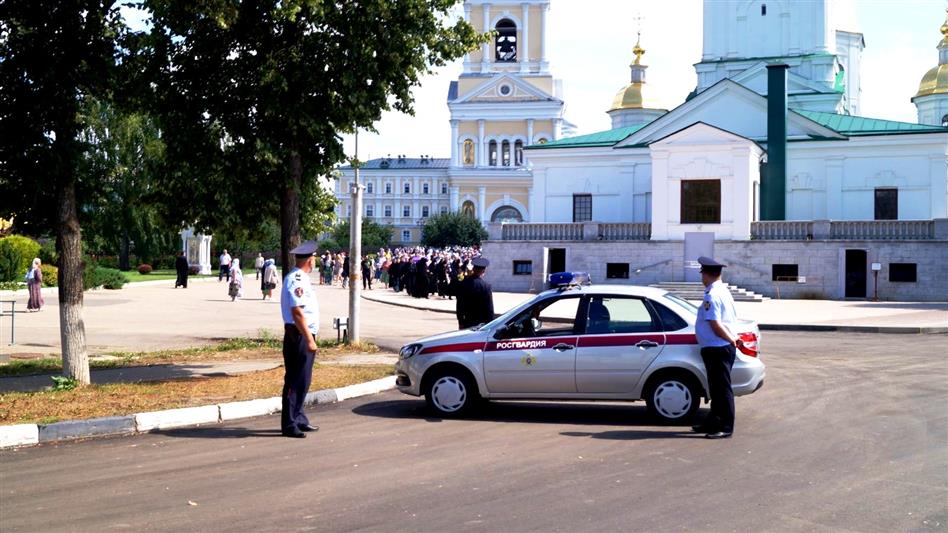 Росгвардия приняла участие в обеспечении правопорядка в День памяти преподобного Серафима Саровского