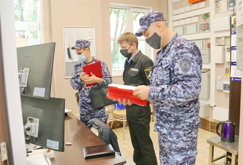 Росгвардия проверила безопасность более 11 тысяч образовательных учреждений Северо-Запада России