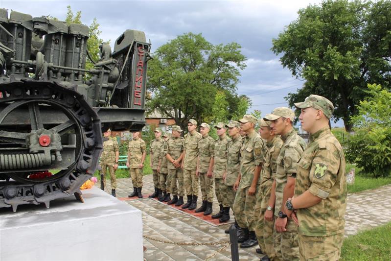 В Крыму состоялись торжественные мероприятия ко Дню Государственного флага России