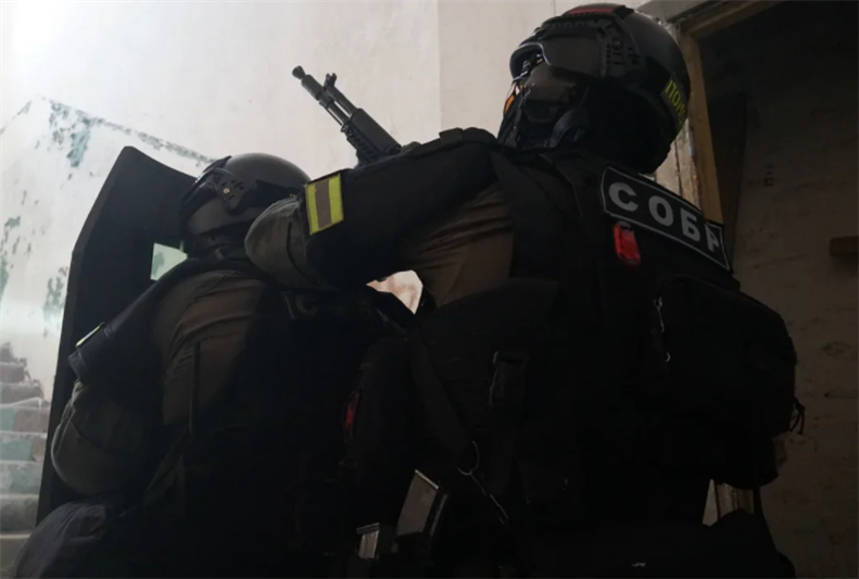 Архангельские спецподразделения Росгвардии провели совместное тактико-специальное занятие