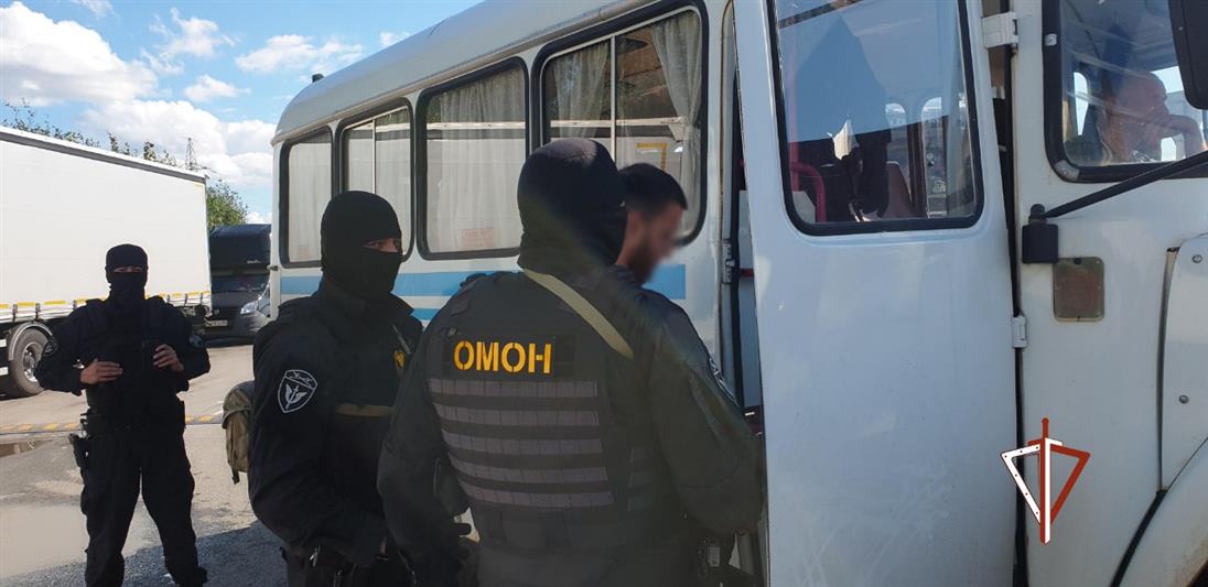 При содействии Росгвардии в Югре пресечено более 170 нарушений миграционного законодательства