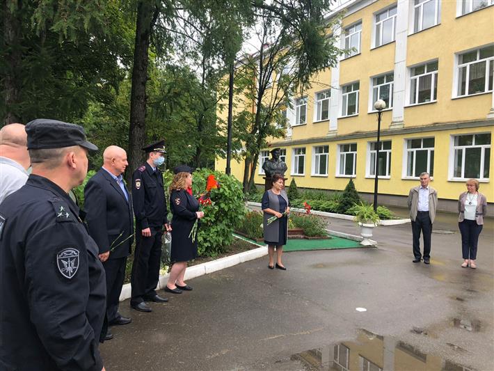 В Подмосковье росгвардейцы почтили память Героя России Александра Монетова