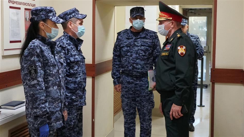 Командующий Приволжским округом Росгвардии проинспектировал подразделения ведомства в Ульяновской области