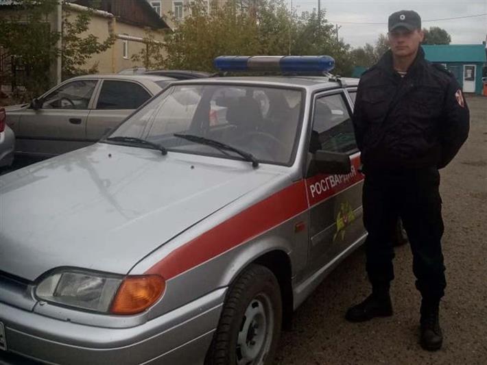 В Кузбассе сотрудник Росгвардии помог вернуть горожанке похищенный автомобиль