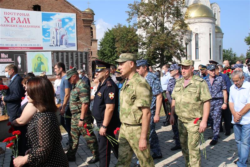  Росгвардейцы почтили память жертв трагедии в Беслане 