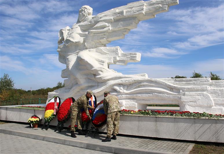 Росгвардейцы почтили память жертв катастрофы в Кармадонском ущелье