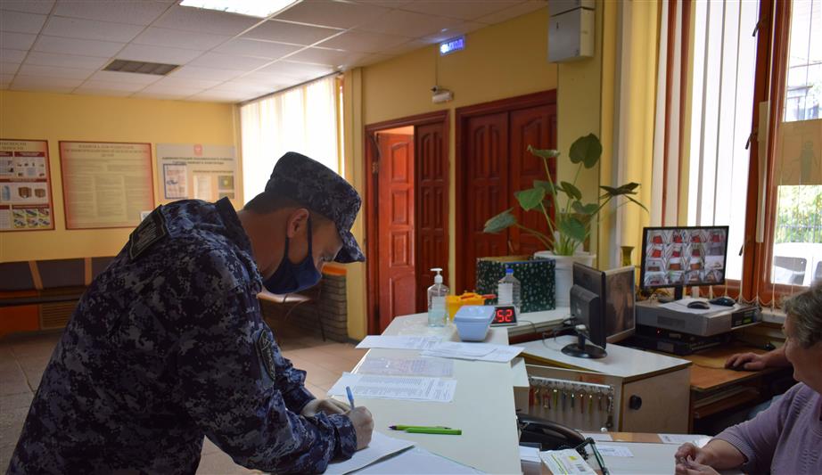 Росгвардия проверила безопасность избирательных участков Подмосковья 