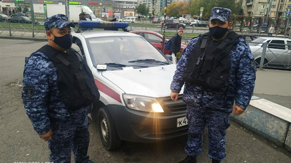 Росгвардейцами задержаны подозреваемые в совершении разбойного нападения в Петербурге