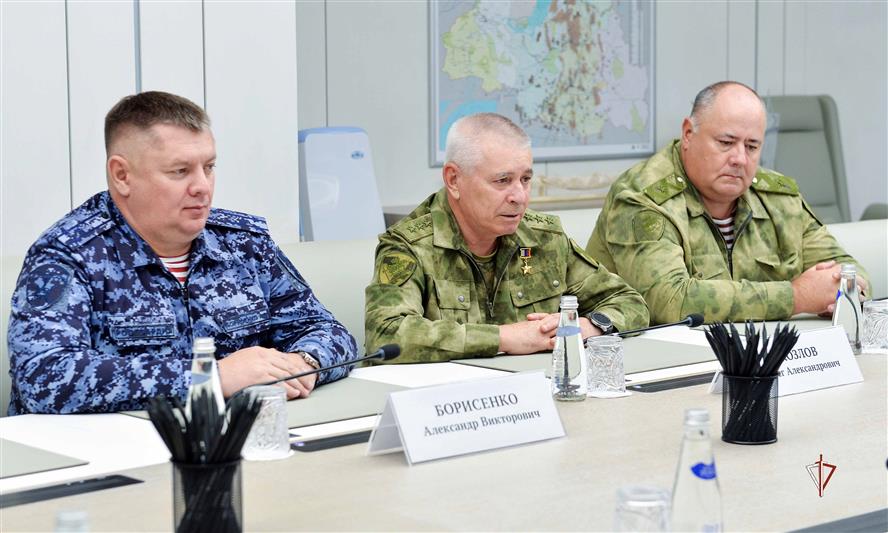 Командующий Уральским округом Росгвардии встретился с губернатором Ямало-Ненецкого автономного округа 