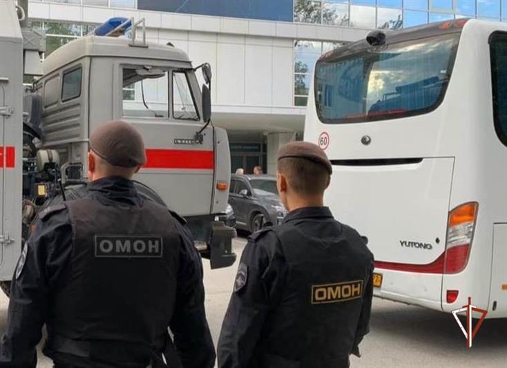 Росгвардия обеспечила безопасность матчей Высшей хоккейной лиги в Тюмени