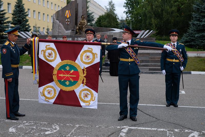 Бригаде оперативного назначения Центрального округа Росгвардии вручили Боевое знамя