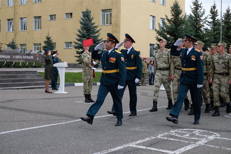 Бригаде оперативного назначения Центрального округа Росгвардии вручили Боевое знамя